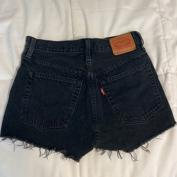 Levi’s Shorts - Picture 2 of 7